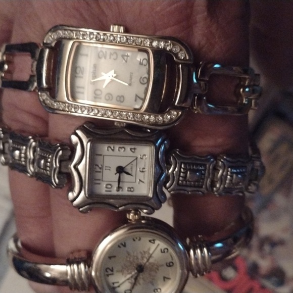 Ladies Watch Lot - Picture 1 of 4
